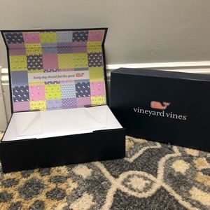 Vineyard Vines medium magnetic gift box
